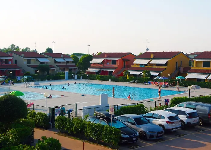 Aqua Marina Exclusive Family Village & Serviced Apartments With Olympic Swimming Pool And With A Hypermarket Inside The Building Caorle